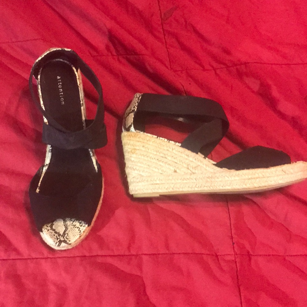 Black stretchy sandals